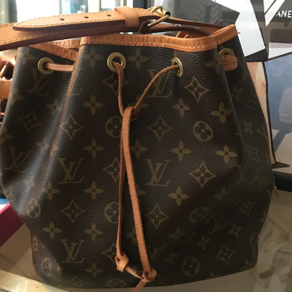 Louis Vuitton petite noe